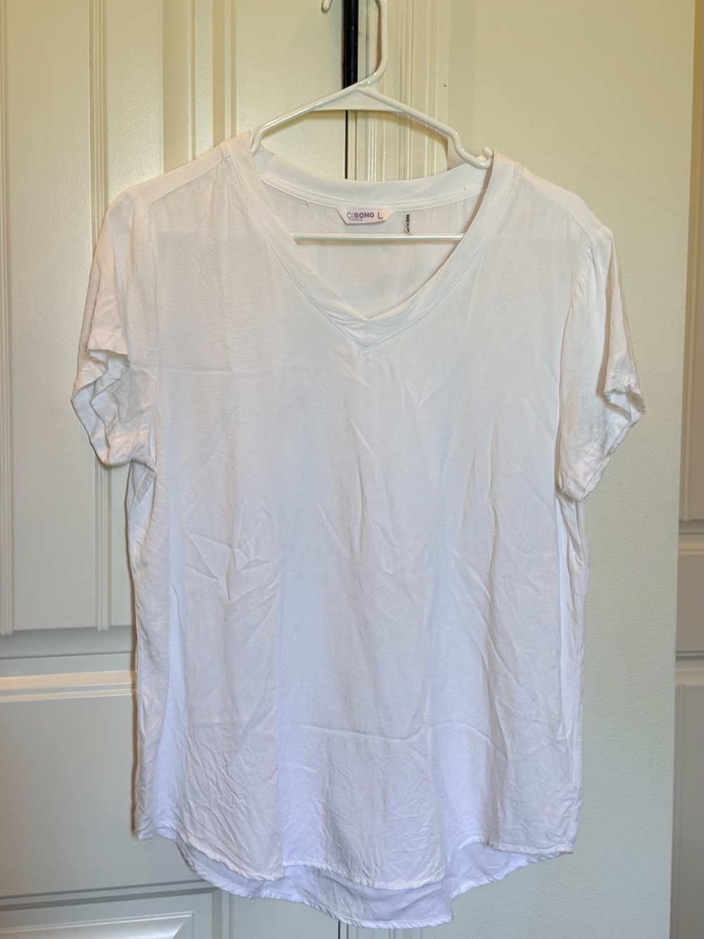 Ci Sono White V-Neck Short Sleeve Tee